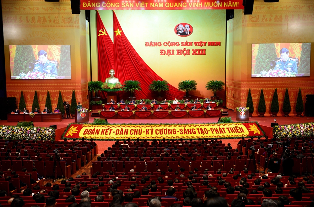 Thượng tướng Phan Văn Giang, Ủy viên Trung ương Đảng, Ủy viên Thường vụ Quân ủy Trung ương, Tổng tham mưu trưởng Quân đội nhân dân Việt Nam, Thứ trưởng Bộ Quốc phòng trình bày tham luận tại Đại hội.